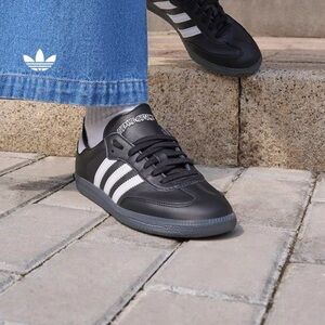 *NWT* limited. Adidas Samba OG, M5.5/W6.5, Black and White, ID7339.